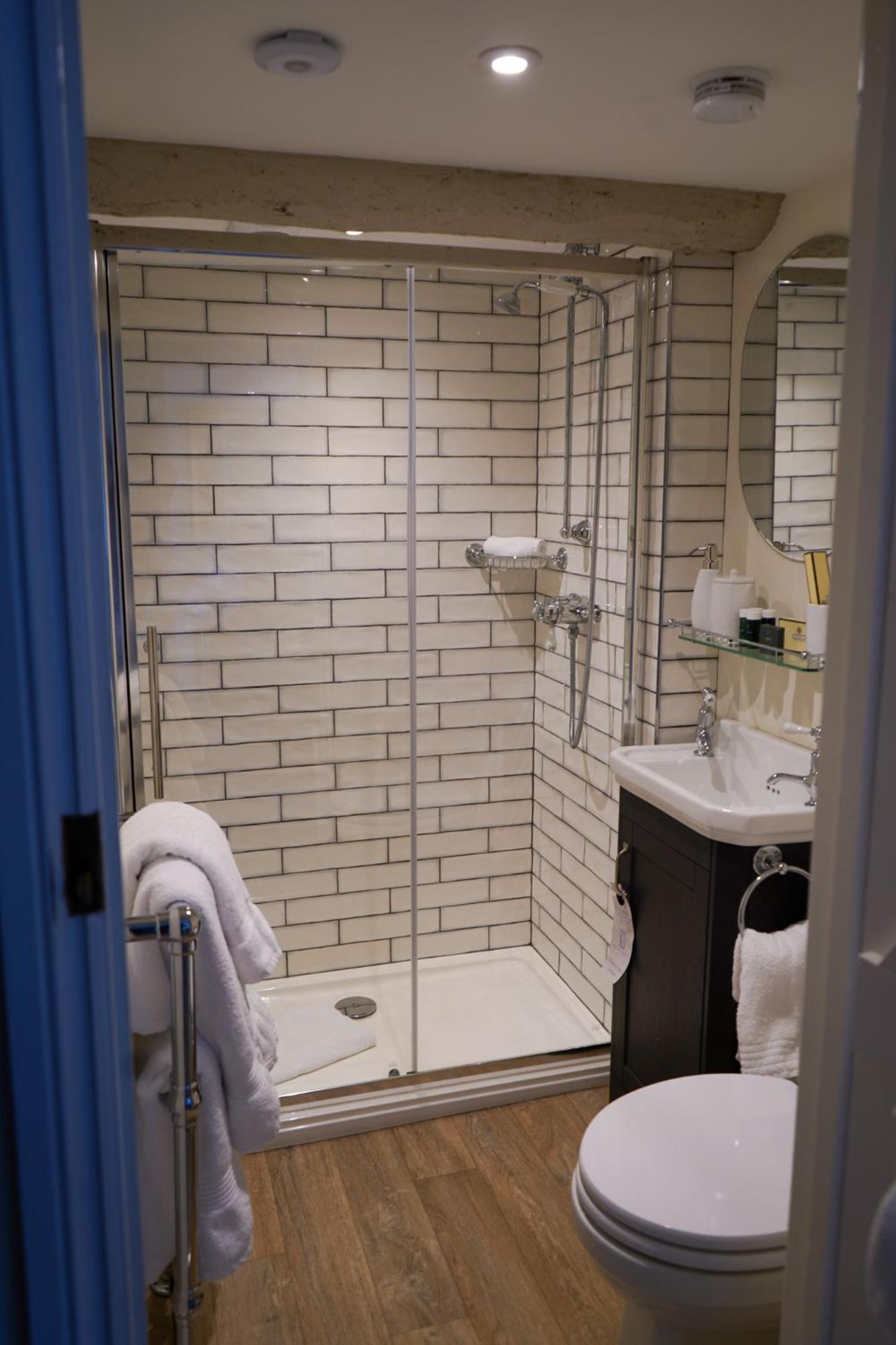 The Bluebell Country Inn, كريكهاوْل المظهر الخارجي الصورة
