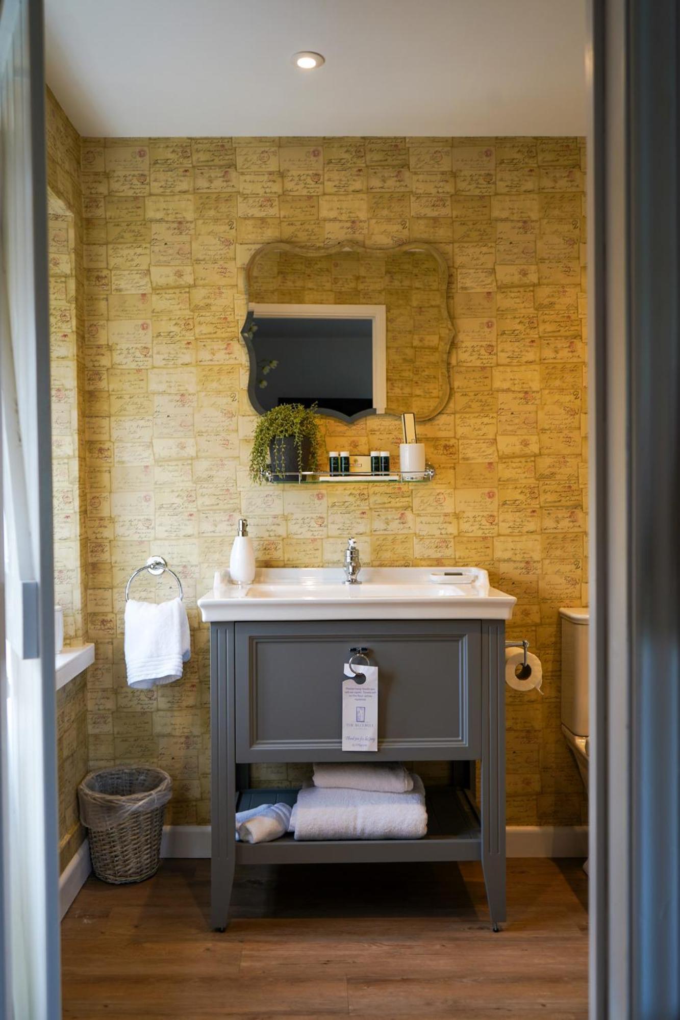 The Bluebell Country Inn, كريكهاوْل المظهر الخارجي الصورة